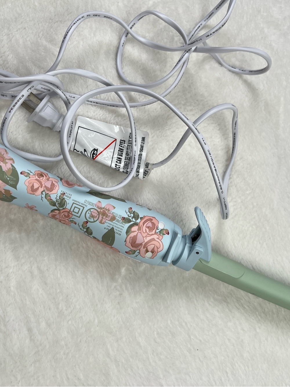 Beachwaver S.75 Special Edition Floral Sage Sky 3/4” Rotating Curling Iron - Picture 3 of 3